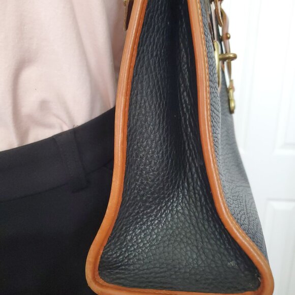 Vintage Dooney and Bourke Turn Lock Shoulder Bucket Bag - Picture 5 of 13